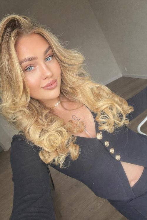 Ibiza tops - Escorts - ALICE